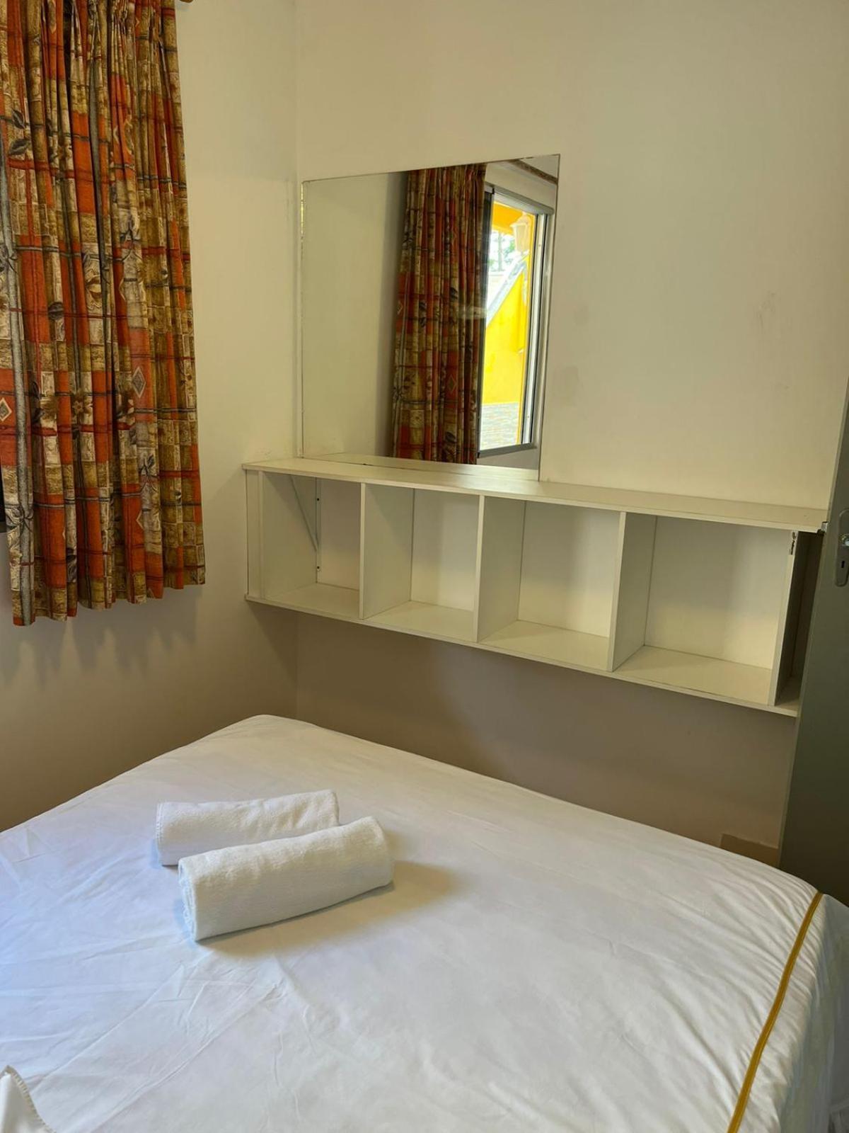 Guest house Residencial Da *